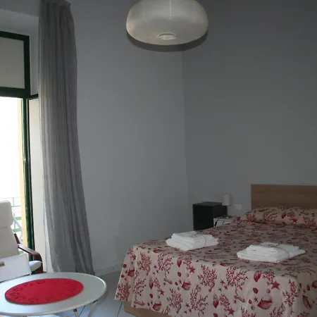 Diana E Atteone Bed & Breakfast 4*